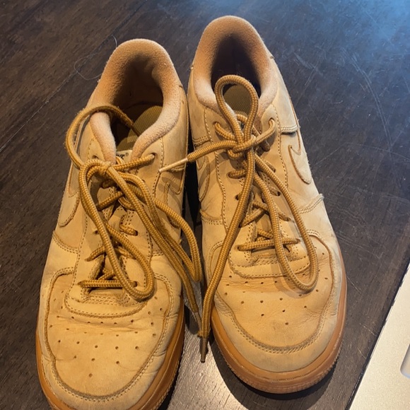 Suede Nike Air Forces - Picture 2 of 2